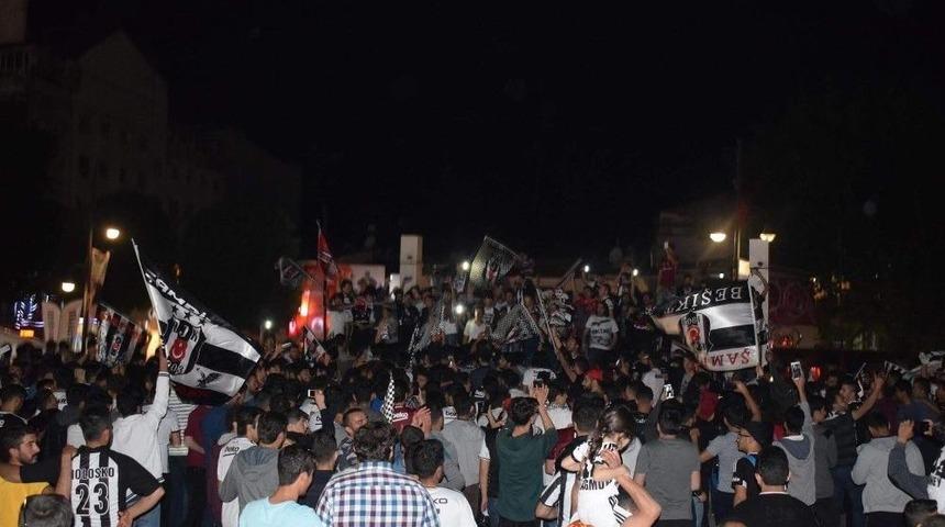 Beşiktaş&rsquo;ın Şampiyonluğu Malatya&rsquo;da Kutlandı