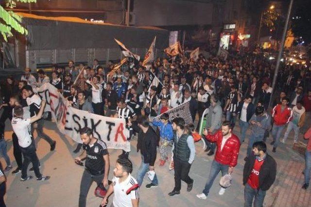 Beşiktaş'ın Şampiyonluğu Bilecik'te De Kutlandı