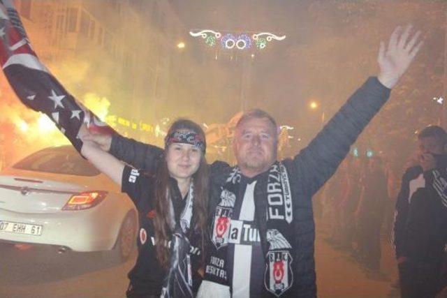 Beşiktaş'ın Şampiyonluğu Bilecik'te De Kutlandı