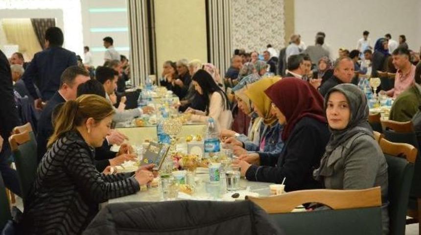 Bakan Zeybekci: Ak Parti'de Taş &Uuml;st&uuml;ne Taş Koyma Vakti Gelmiştir