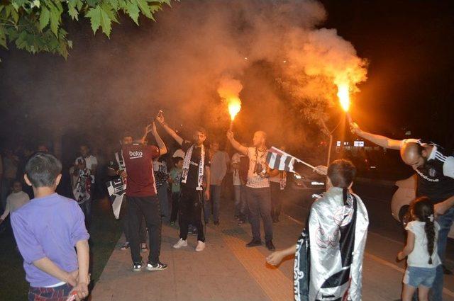 Mardin’de Beşiktaş Şampiyonluğuna Havai Fişekli Kutlama