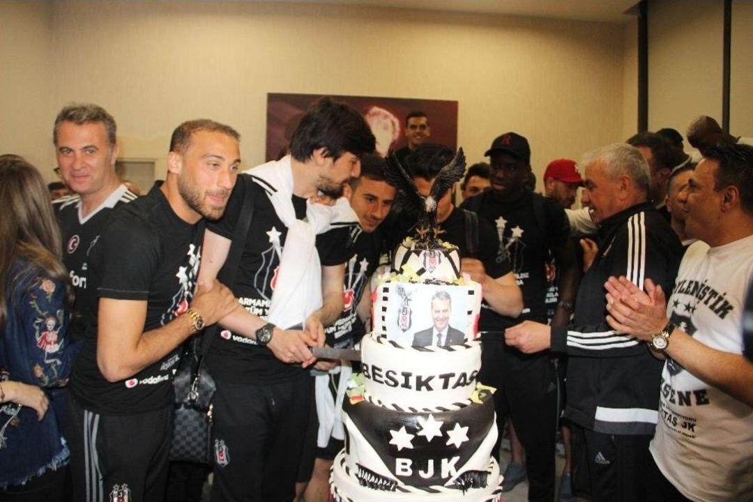 Gaziantep Havalimanı&rsquo;nda Pastalı Kutlama