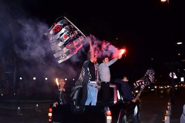 Çanakkale'de Beşiktaş'ın Şampiyonluğu Kutlandı