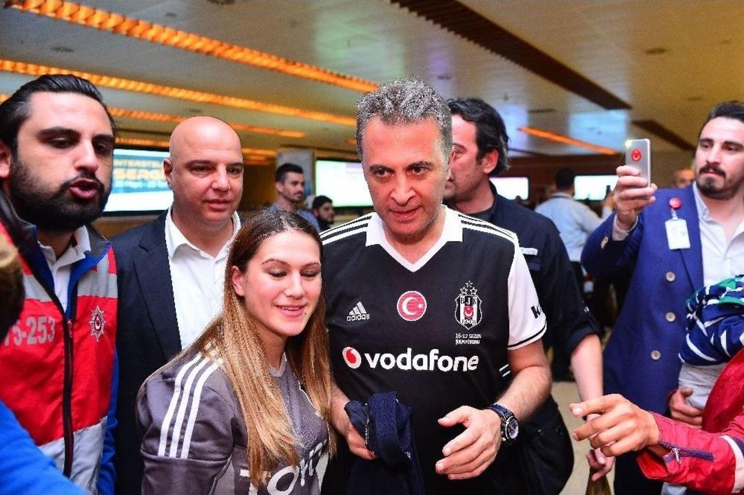 Beşiktaş İstanbul&rsquo;da Coşkuyla Karşılandı