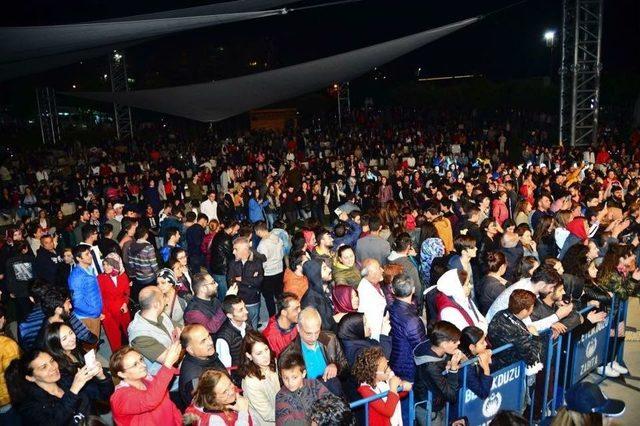 Selçuk Balcı, Birbirinden Güzel Eserlerini Beylikdüzü’nde Seslendirdi