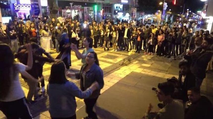 Avcılar'da Iftar Sonrası Ramazan Eğlenceleri...