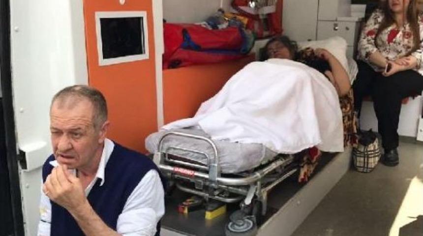 Ambulansta Boşandılar