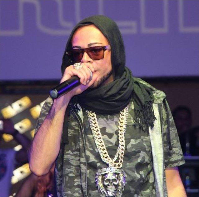 Ünlü Hiphopçu Baby Brown Kemer'de Konser Verdi