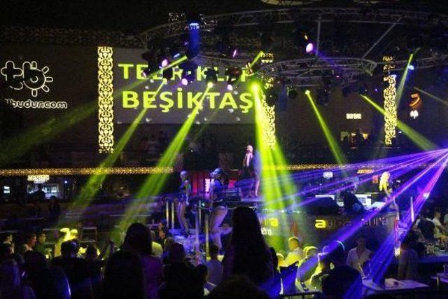 Ünlü Hiphopçu Baby Brown Kemer'de Konser Verdi