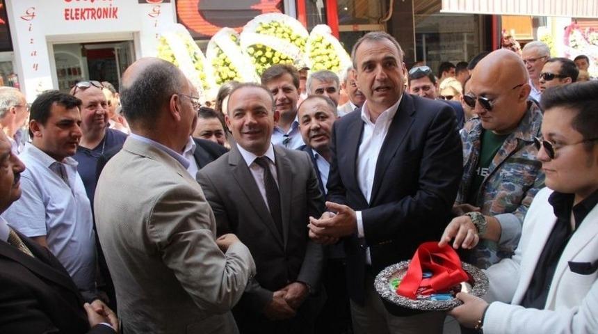 Ayvalıklılar Y&ouml;resel &Uuml;r&uuml;nlere &Ouml;nem Veriyor