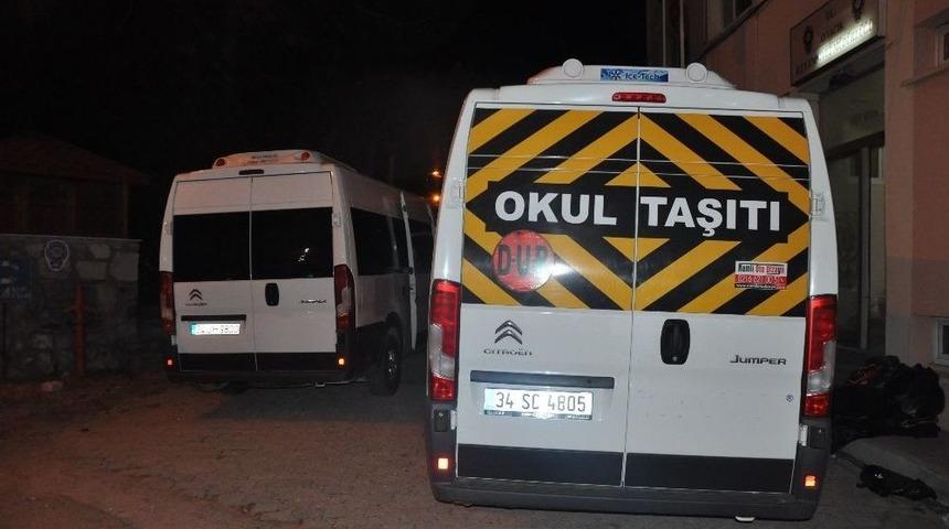Okul Taşıtıyla G&ouml;&ccedil;men Ka&ccedil;ırırken Yakalandılar