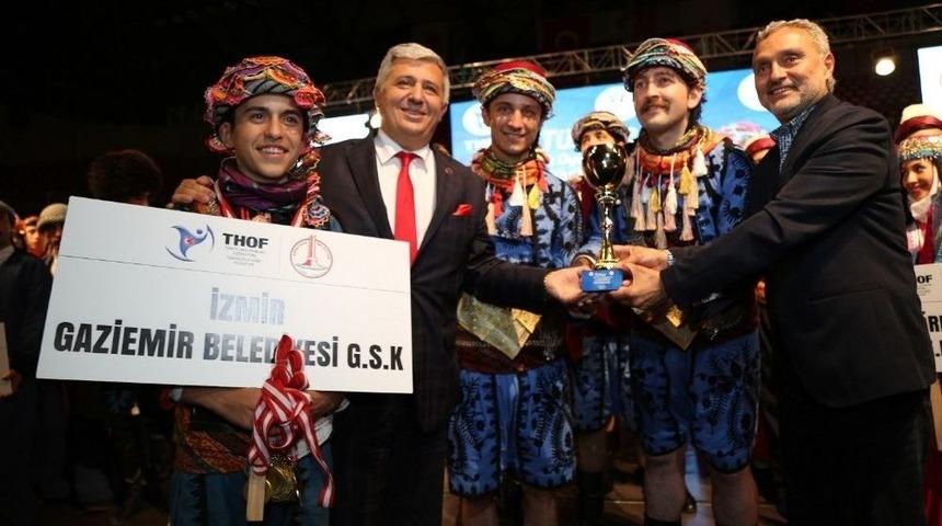 Gaziemir&rsquo;in Halk Oyunları Ekibi T&uuml;rkiye Birincisi Oldu