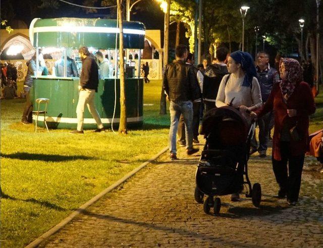 Enderun Usulü Kılınan Teravih Namazına Yoğun İlgi