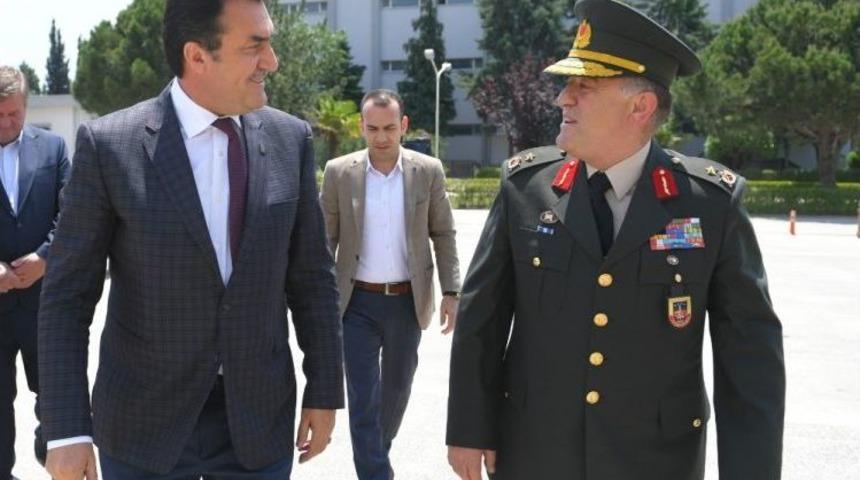 D&uuml;ndar&rsquo;dan Garnizon Komutanına Ziyaret