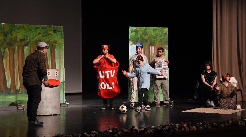 &Ccedil;ocuklar &Ccedil;evre Bilincini Tiyatroda Eğlenerek &Ouml;ğrendi