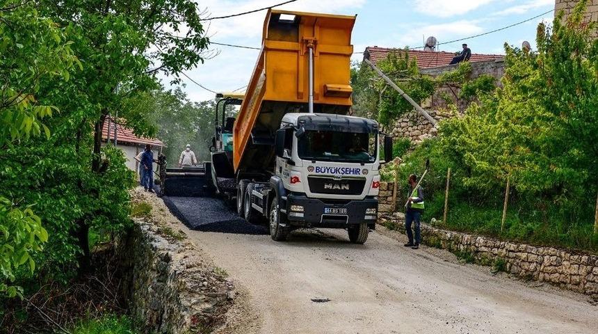 B&uuml;y&uuml;kşehir, Girmana&rsquo;da Asfaltlama &Ccedil;alışması Yaptı