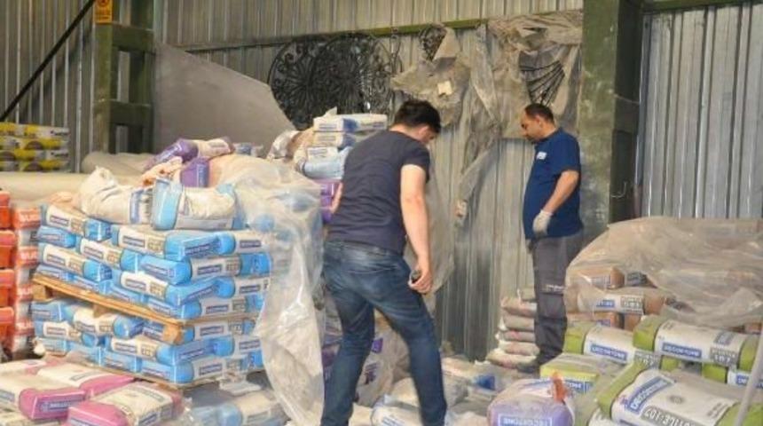 Duvarı Delip, Kasayı &Ccedil;aldılar