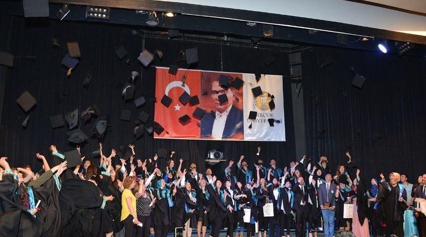 Mezuniyet T&ouml;reninde Emektar &Ouml;ğretim &Uuml;yeleri De Unutulmadı