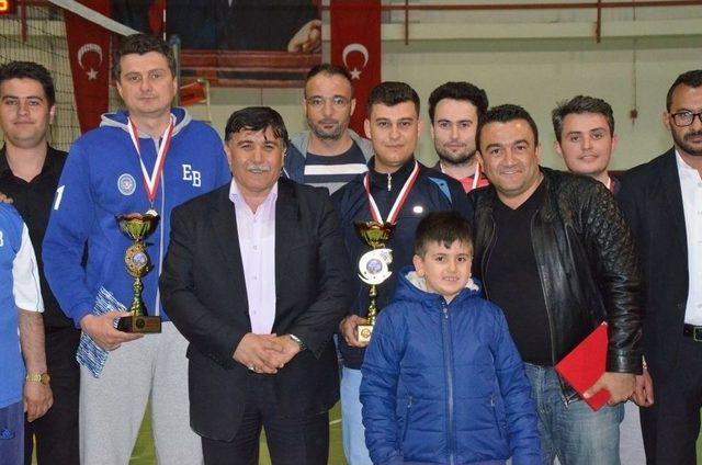 Voleybol Turnuvasının Şampiyonu Diriliş Team