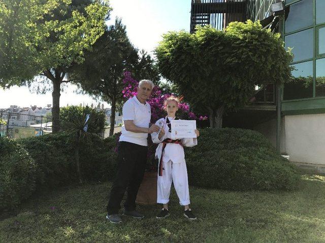 İrem Dinç, Türkiye Taekwondo Şampiyonasında Türkiye 2’incisi Oldu
