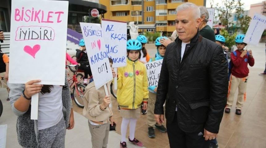 Nil&uuml;fer&rsquo;de &Ouml;ğrenciler Okullarına Bisikletle Gidiyor