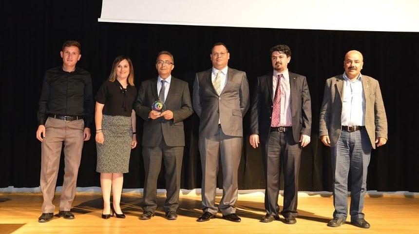 Hayvan Dostu Tepebaşı Belediyesi&rsquo;ne &Ouml;d&uuml;l