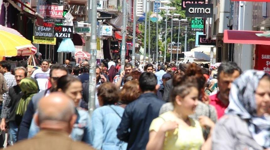 &Ccedil;arşı Pazarda Ramazan Bereketi