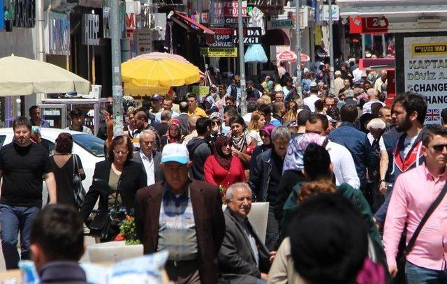 Çarşı Pazarda Ramazan Bereketi