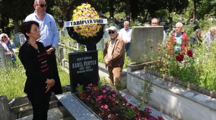 G&ouml;rev Yaptığı Hastanede &Ouml;ld&uuml;r&uuml;len Dr. Kamil Furtun, Anıldı