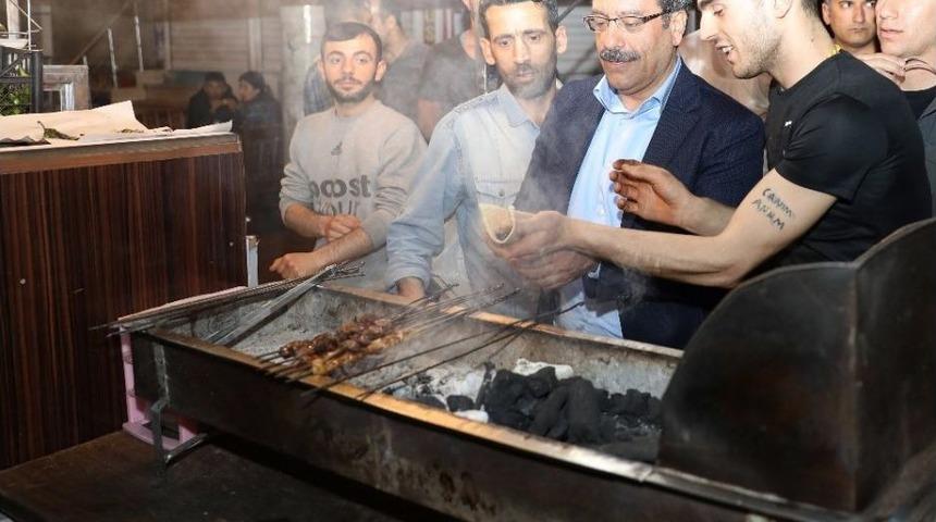 Başkan Atilla, Ramazan&rsquo;ı Halkla Ge&ccedil;iriyor