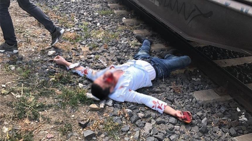 Selfie &Ccedil;ekeyim Derken Canından Oluyordu