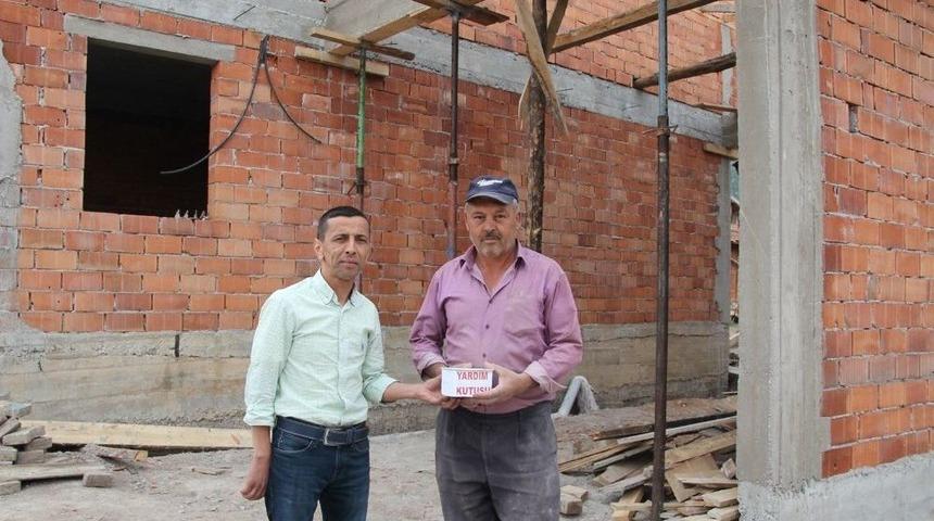 Yangınzedeler İçin Kahvehanesinde Yardım Kampanyası Başlattı