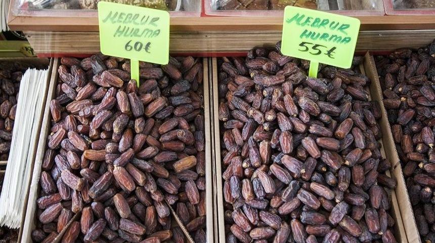 Ahlat&rsquo;ta En &Ccedil;ok Medine Hurması Satılıyor