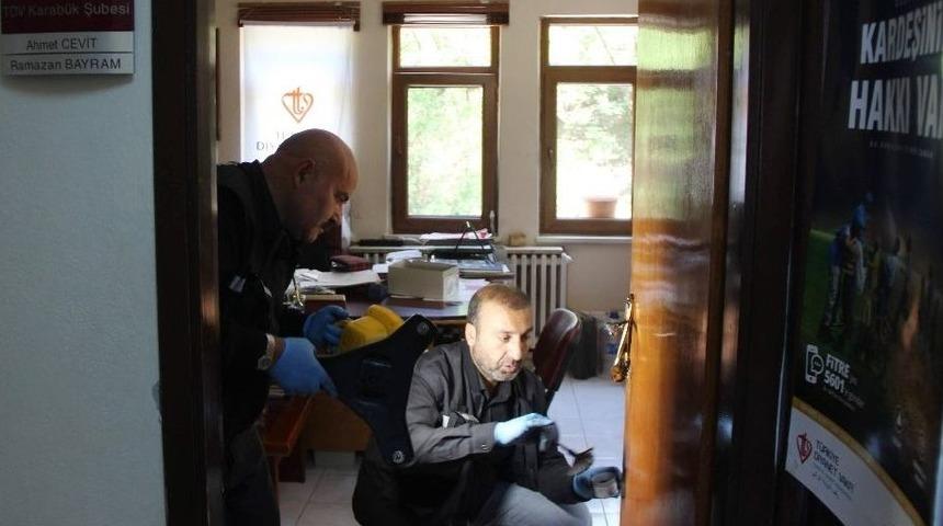 M&uuml;ft&uuml;l&uuml;ğe Giren Hırsız, 5 Bin Tl Tutarındaki Bağış Paralarını &Ccedil;aldı