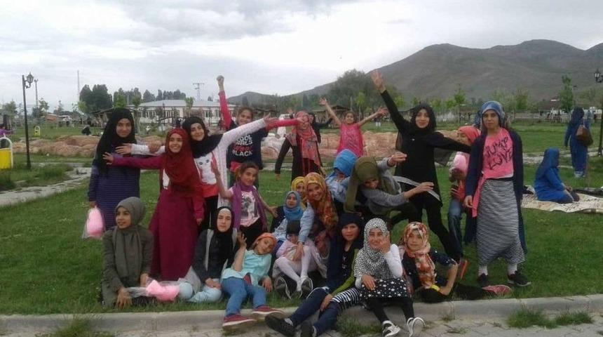 &Ouml;rnek &Ouml;ğrenciler &Ouml;d&uuml;llendirildi