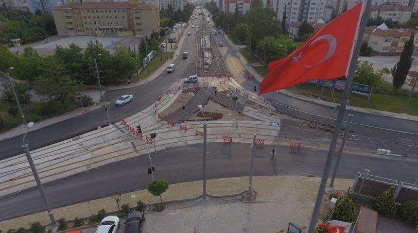 Tramvay Yan Yollarında Asfaltlama Yapıldı