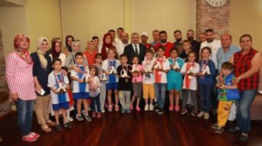 K&ouml;rfez&rsquo;de Başarı &Ouml;d&uuml;llendiriliyor