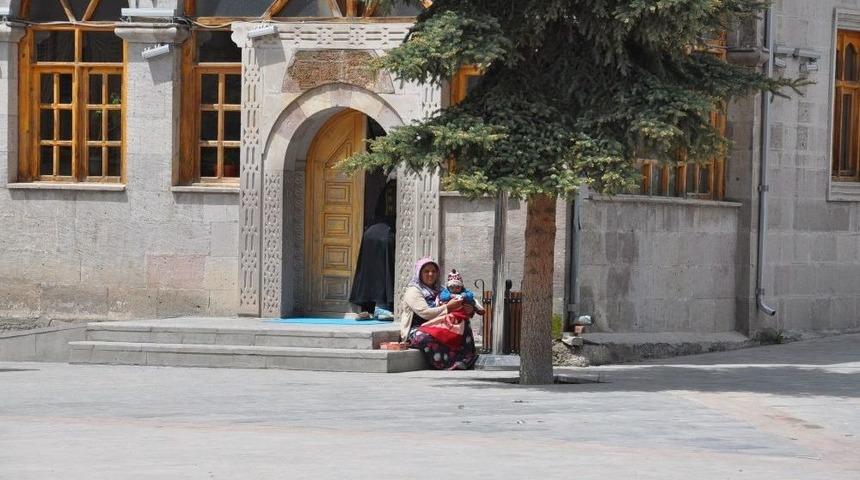 Ramazan Ayıyla Birlikte Dilenci Sayısı Arttı