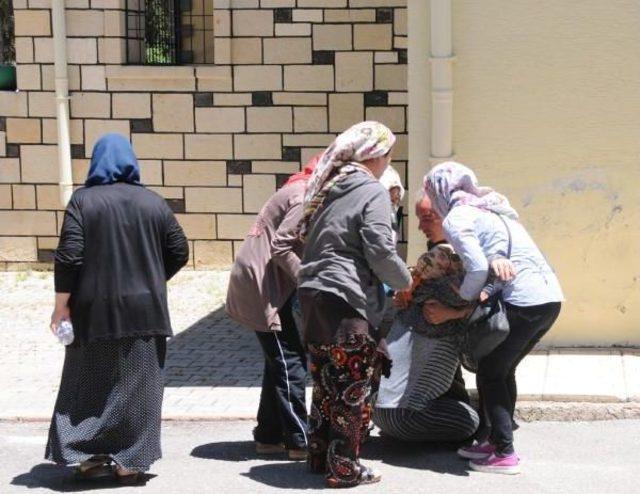 Eşi Ve 2 Çocuğunu Öldüren Baba Borç Bunalımındaymış