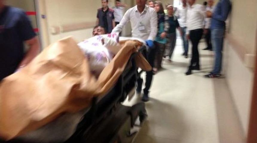 &Ouml;nce Yolda, Sonra Hastanede Kurşunlandı