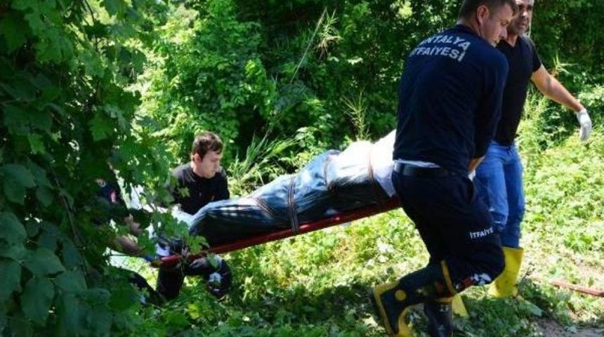 Polisten Ka&ccedil;arken Irmağa Atlayan Hırsızlık Ş&uuml;phelisinin Cesedi Bulundu