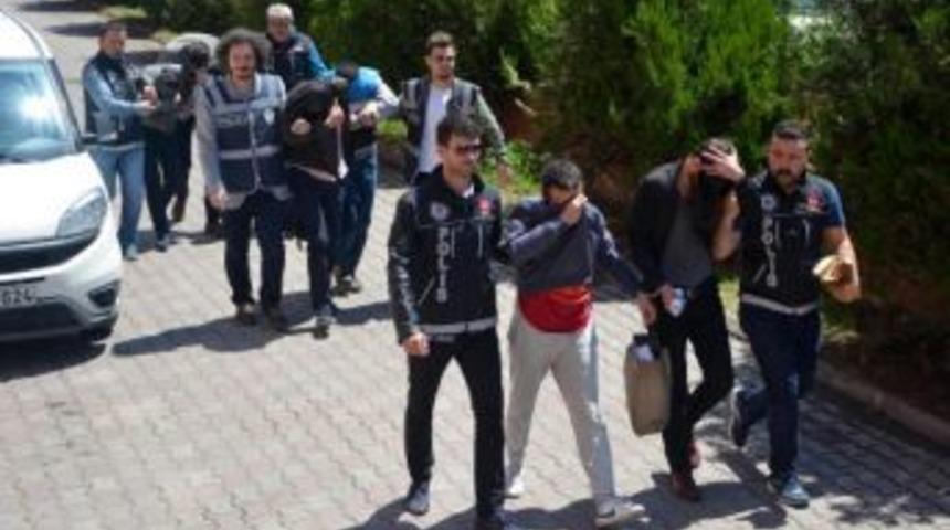 Karab&uuml;k Merkezli 3 Ilde Uyuşturucu Operasyonu: 8 G&ouml;zaltı
