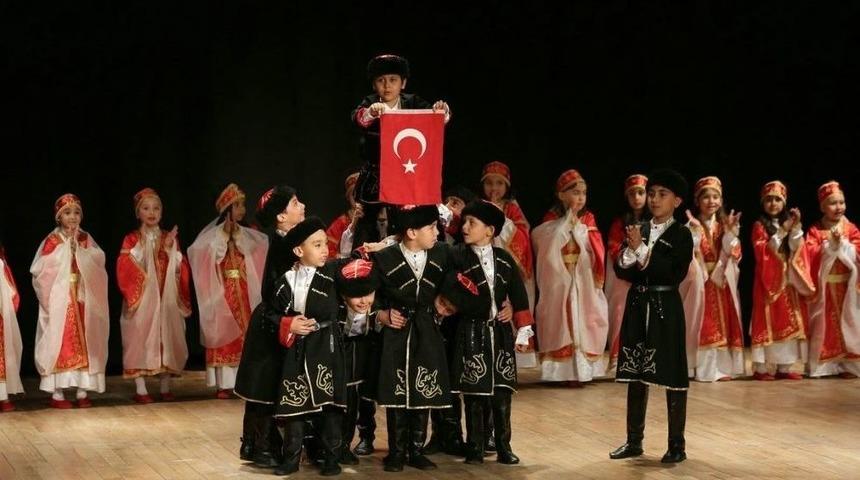 Odunpazarı Belediyesi Halk Dansları Topluluğundan Yıl Sonu Gösterisi