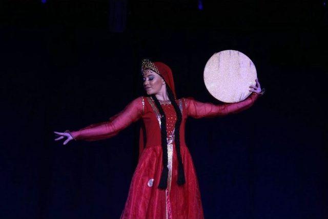 Odunpazarı Belediyesi Halk Dansları Topluluğundan Yıl Sonu Gösterisi