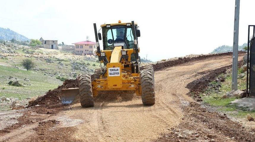 Toroslar’ın Eski Köy Ve Beldelerinde Çalışmalar Sürüyor