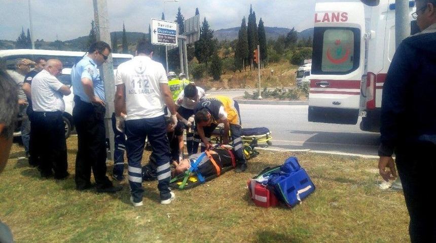 S&ouml;ke&rsquo;de Trafik Kazası: 3 Yaralı