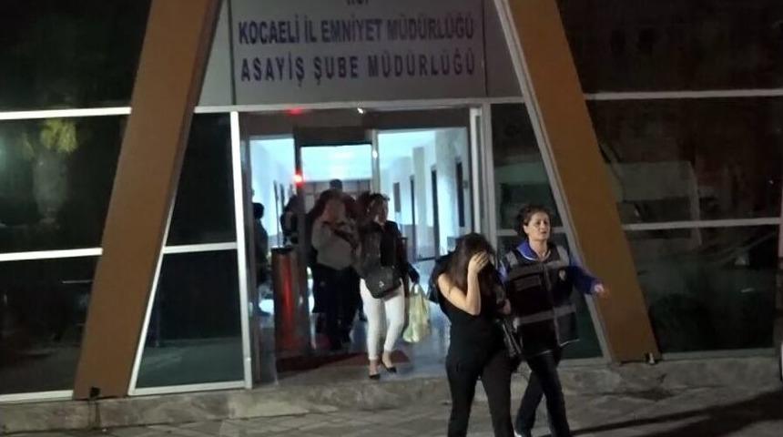 35 Kadın Fuhuş Yaptığı İddiası İle Sınırdışı Edildi