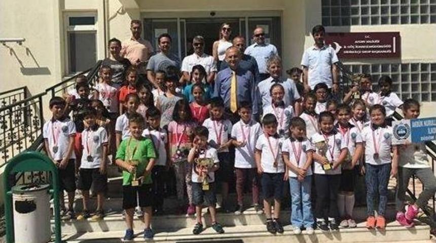 Didim&rsquo;de Madalya Kazanan Minik Jimnastik&ccedil;iler Mutluluklarını İl&ccedil;e Protokol&uuml;yle Paylaştı