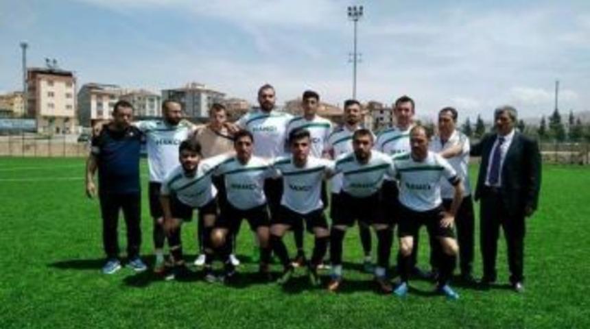 P&uuml;t&uuml;rge Belediyespor Ligi Şampiyon Tamamladı