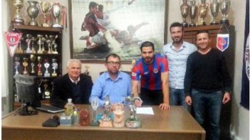 Bergama Belediyespor Stoper Ahmet'le Anlaştı